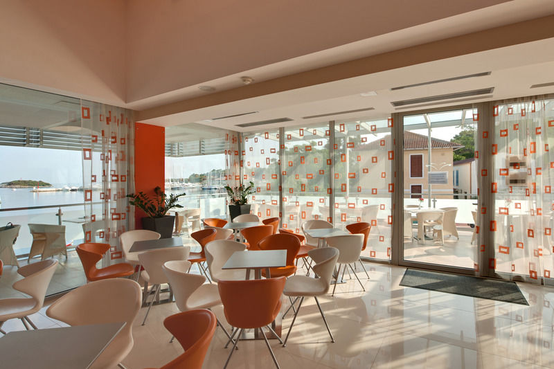 Maistra Select Riva Apartments فيرسار المظهر الخارجي الصورة